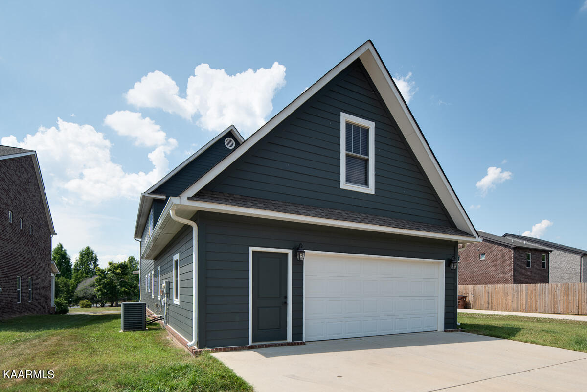 102 Curie Lane Oak Ridge, TN 37830 - Photo 8 of 31 JBP_Curie102_Web-24