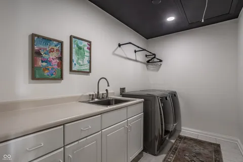 $1,300,000 | 4626 Woods Edge Drive, Zionsville, IN 46077