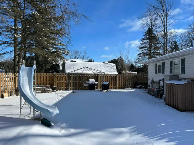 $234,900 | 202 Ridge Road, Oconto Falls, WI 54154