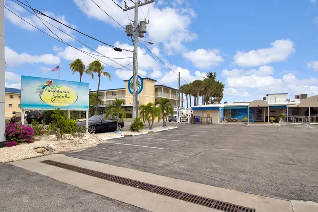 $1,500,000 | 8 Sadowski Key, Key Colony Beach, FL 33051