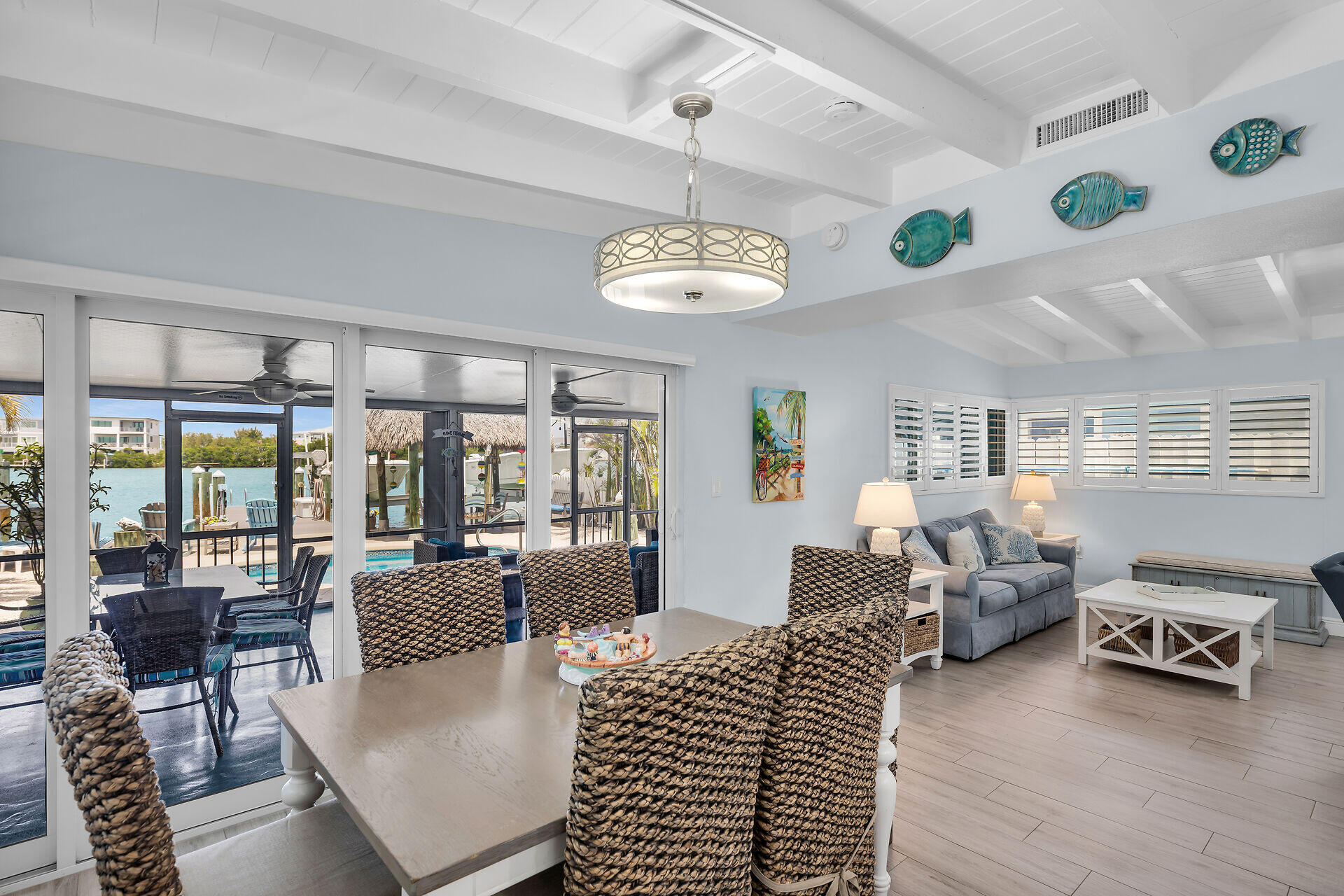 8 Sadowski Key Key Colony Beach, FL 33051 - Photo 6 of 57 a living room with furniture