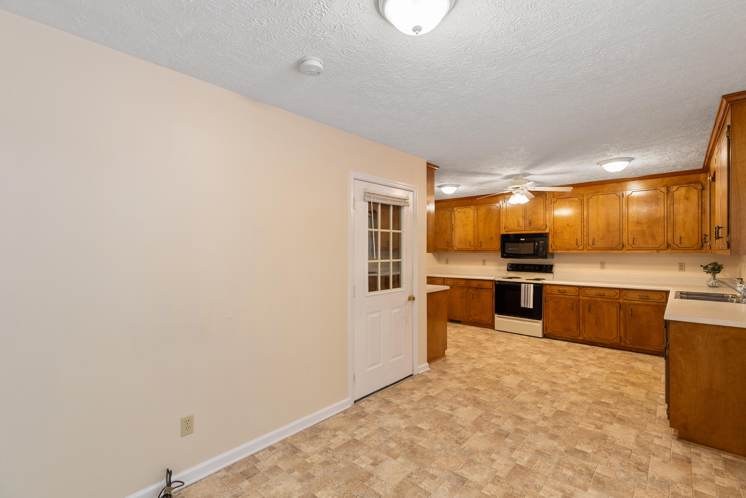 420 King Lane Thomson, GA 30824 - Photo 13 of 26 Breakfast Room