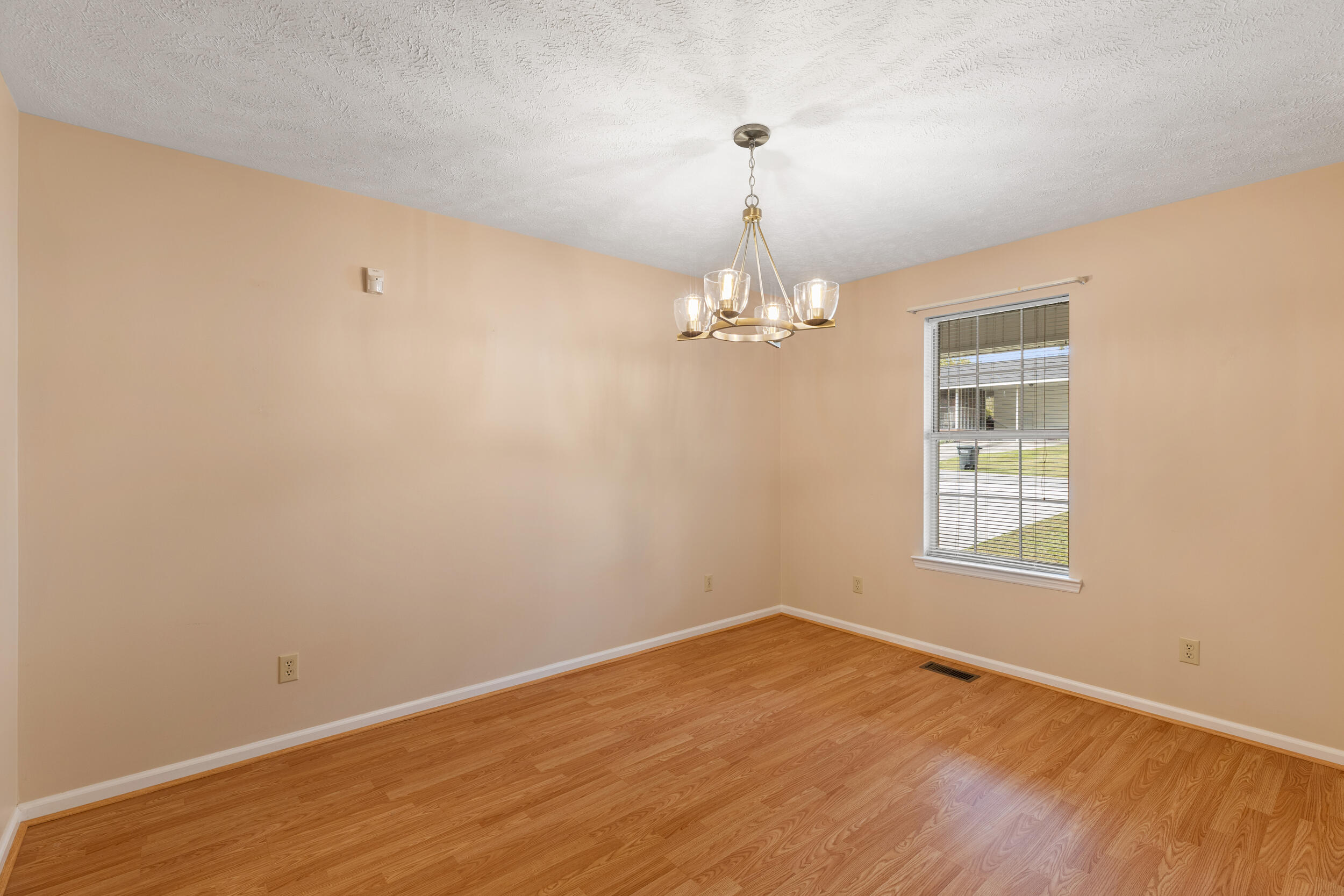 420 King Lane Thomson, GA 30824 - Photo 9 of 26 Dining Room