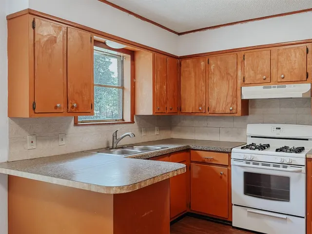 $100,000 | 609 Northwest 5th Street, Kerens, TX 75144