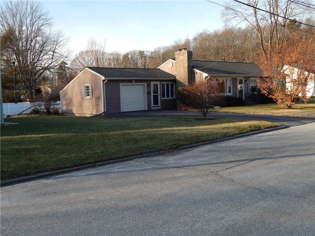 194 Priscilla Road Woonsocket, RI 02895 - Photo 4 of 5 Gallery Image 4