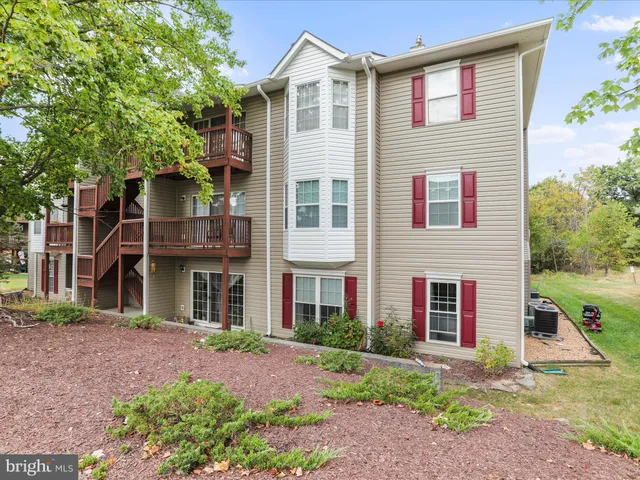 $219,900 | 114 Timberlake Terrace, Unit 7, Stephens City, VA 22655