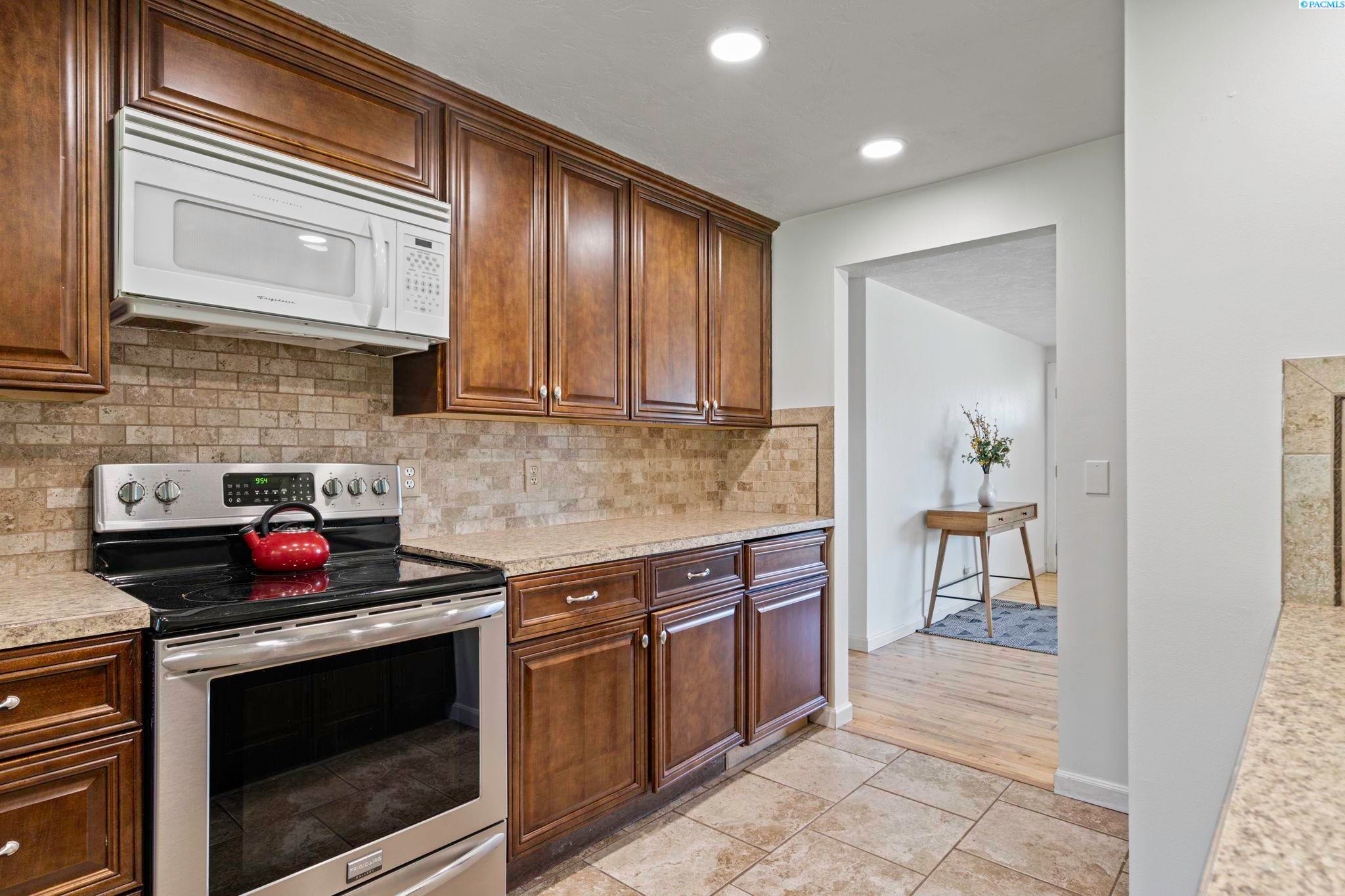 29304 South Gerards Road Kennewick, WA 99337 - Photo 15 of 47 Gallery Image 15