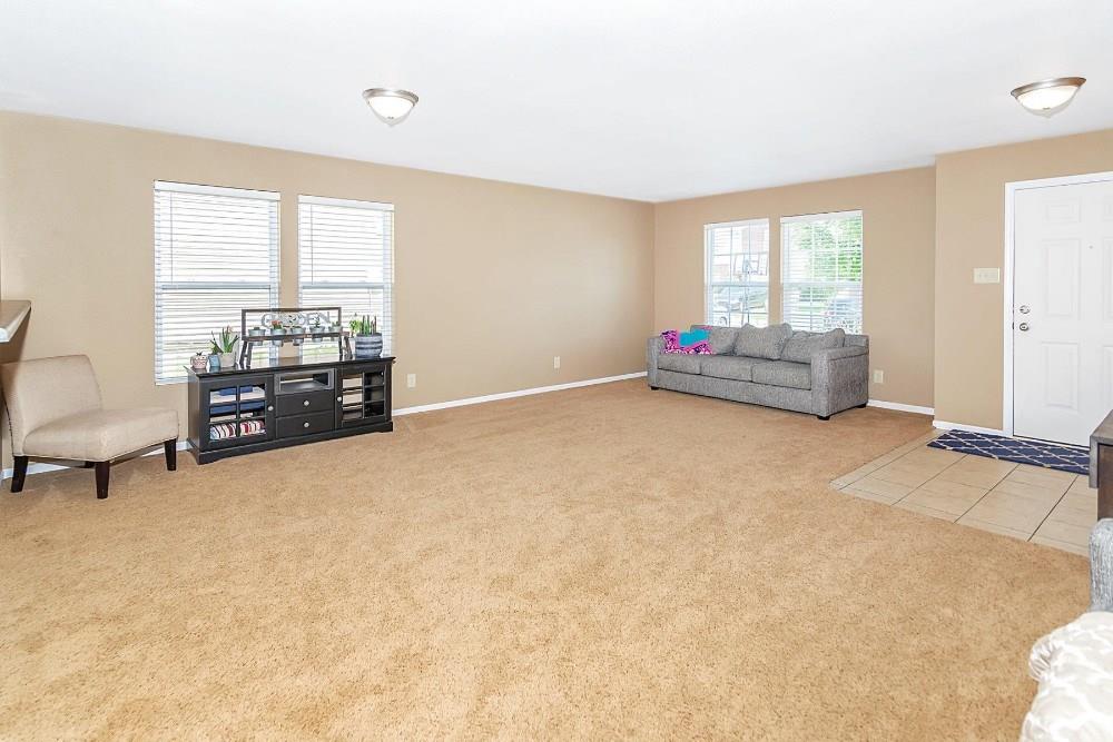 2438 Autumn Road Indianapolis, IN 46229 - Photo 4 of 25