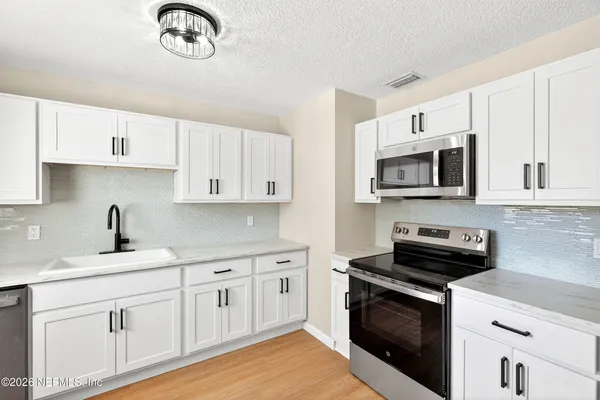 $284,900 | 7944 Guerad Drive North, Jacksonville, FL 32210