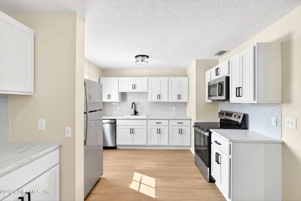 $284,900 | 7944 Guerad Drive North, Jacksonville, FL 32210