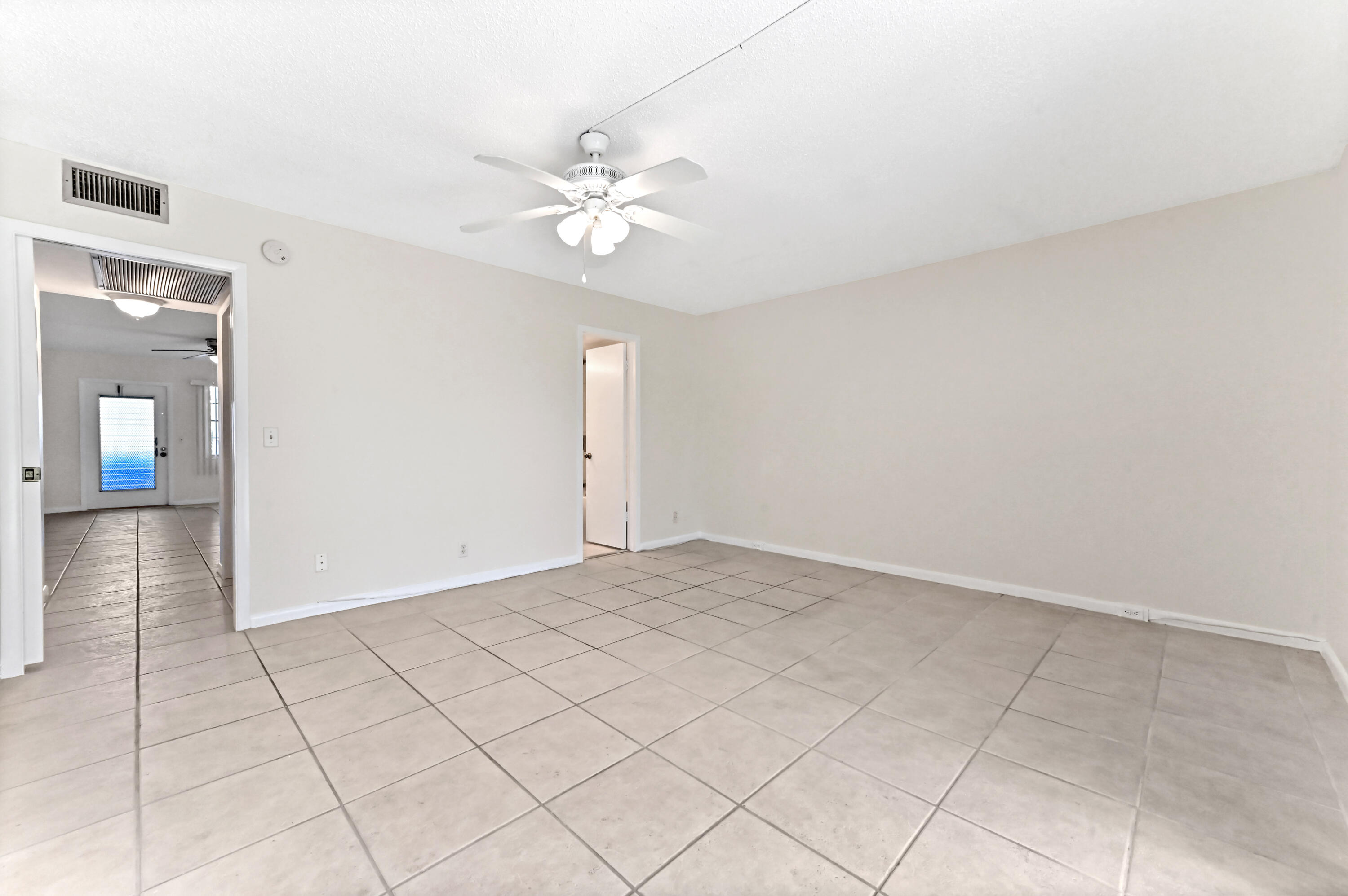 1010 Newcastle A, Unit 1010 Boca Raton, FL 33434 - Photo 17 of 27 a view of an empty room