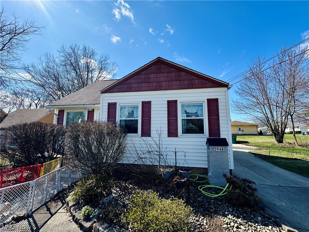 5948 Dunham Road Maple Heights, OH 44137 - Photo 1 of 30