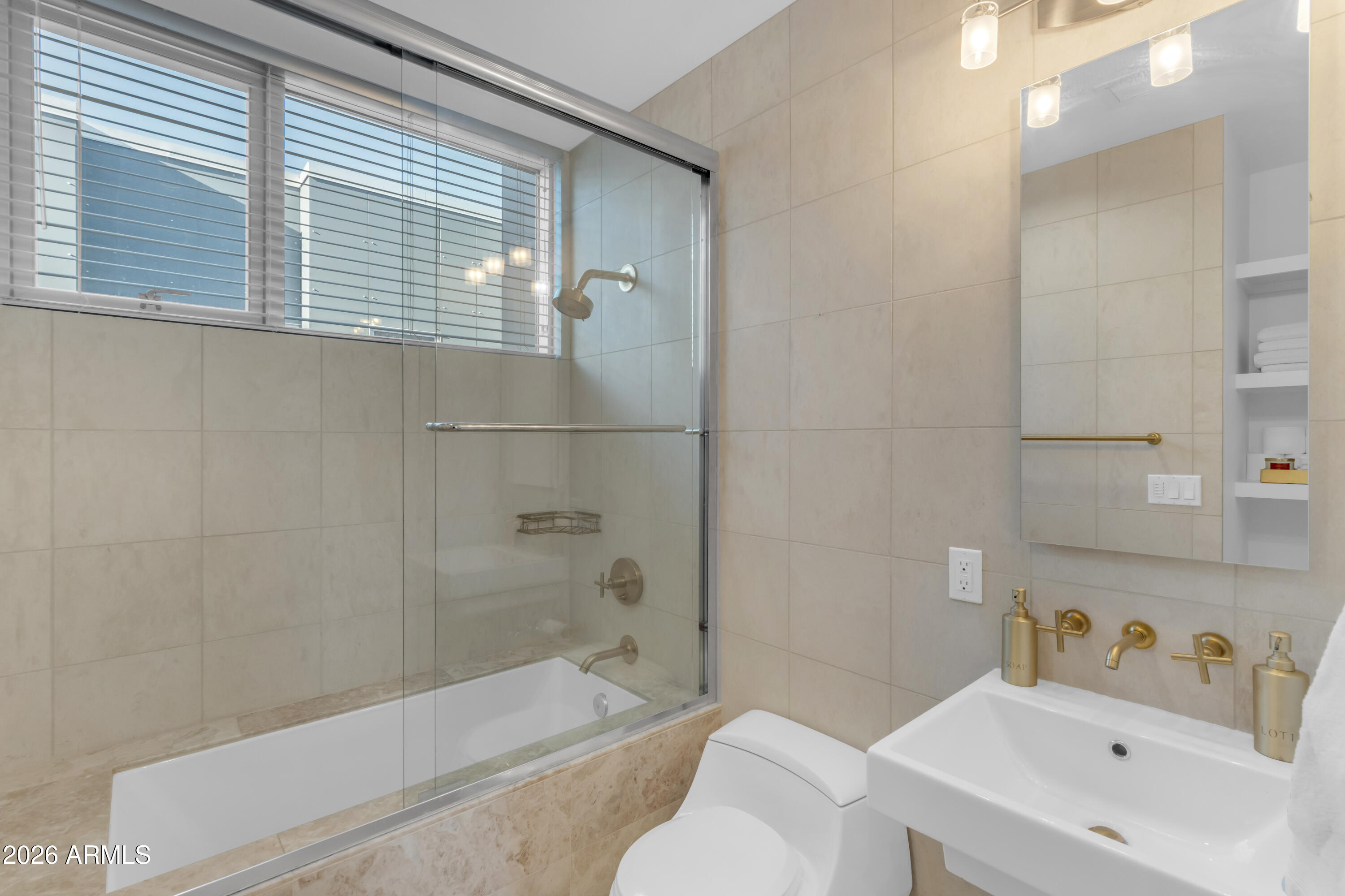 4410 North 27th Street, Unit 6 Phoenix, AZ 85016 - Photo 9 of 48 a bathroom with a sink and a bathtub