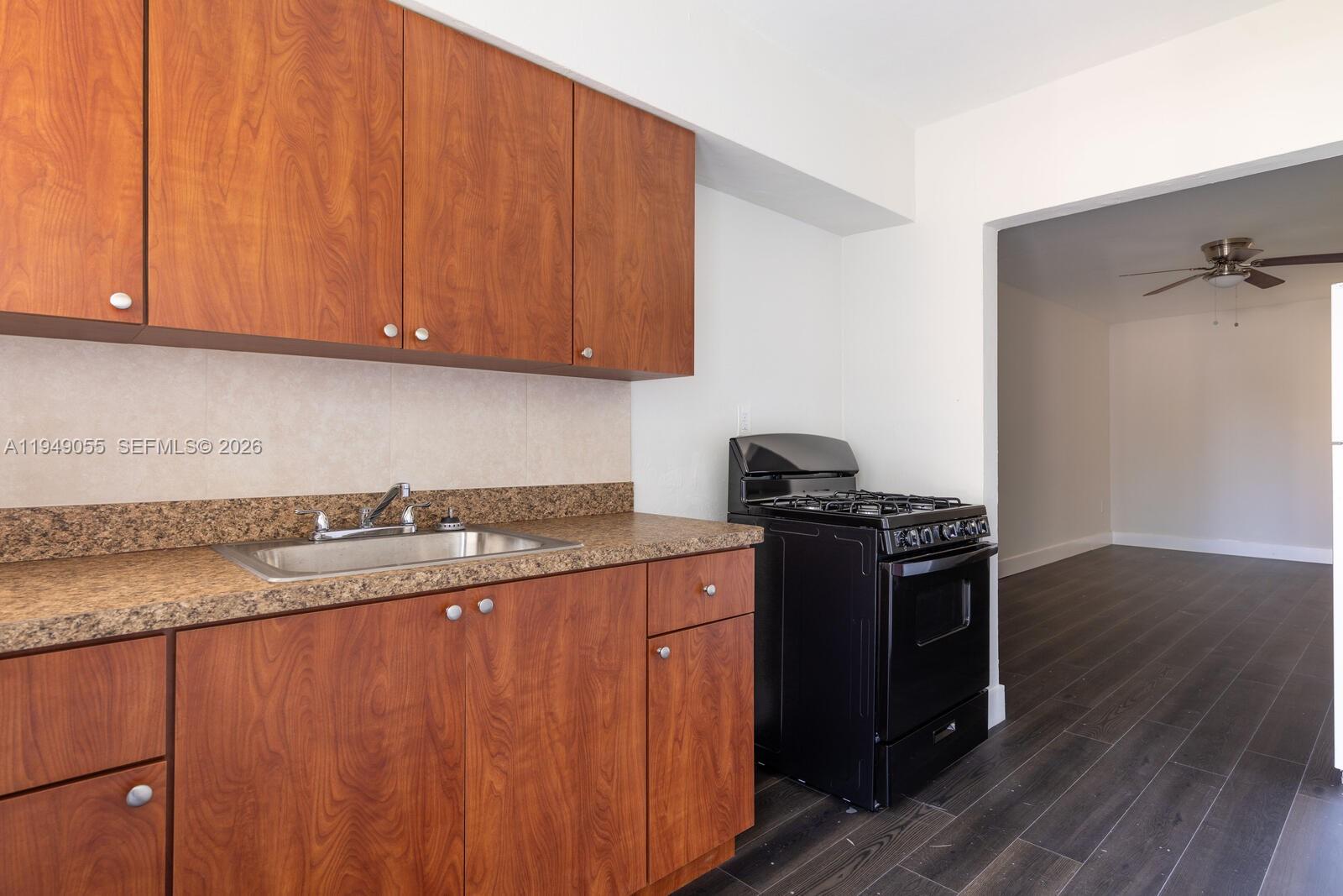 26501 Southwest 137th Avenue, Unit 16 Homestead, FL 33032 - Photo 2 of 8