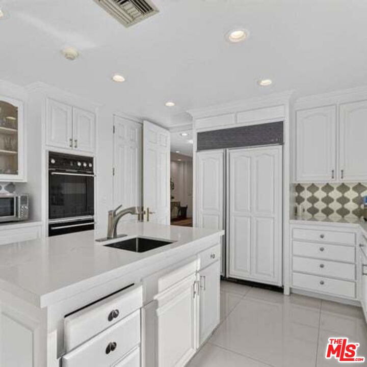 12699 Promontory Road Los Angeles, CA 90049 - Photo 29 of 69 Gallery Image 29
