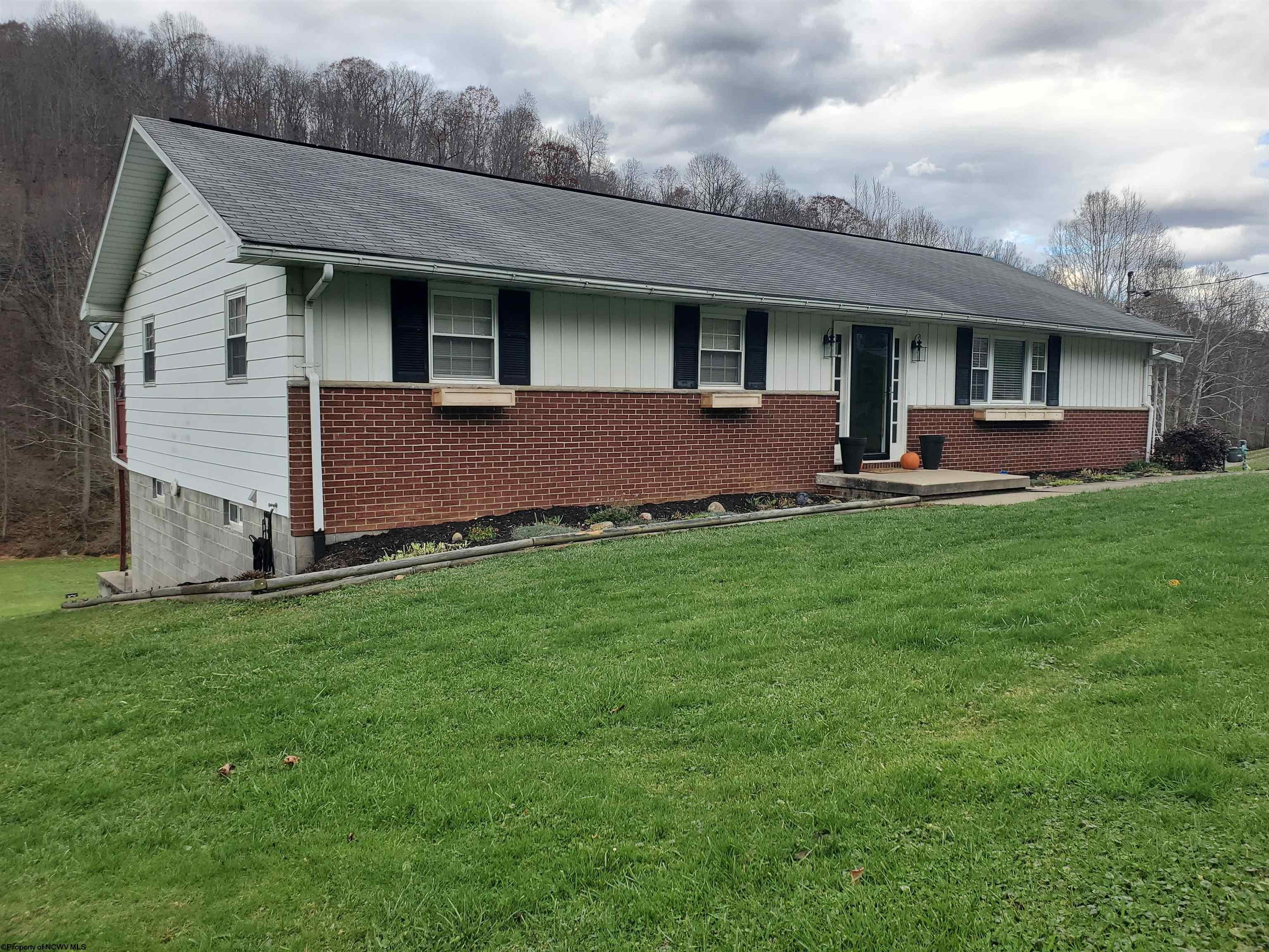 1943 Colfax Road Fairmont, WV 26554 - Photo 1 of 30 Gallery Image 1