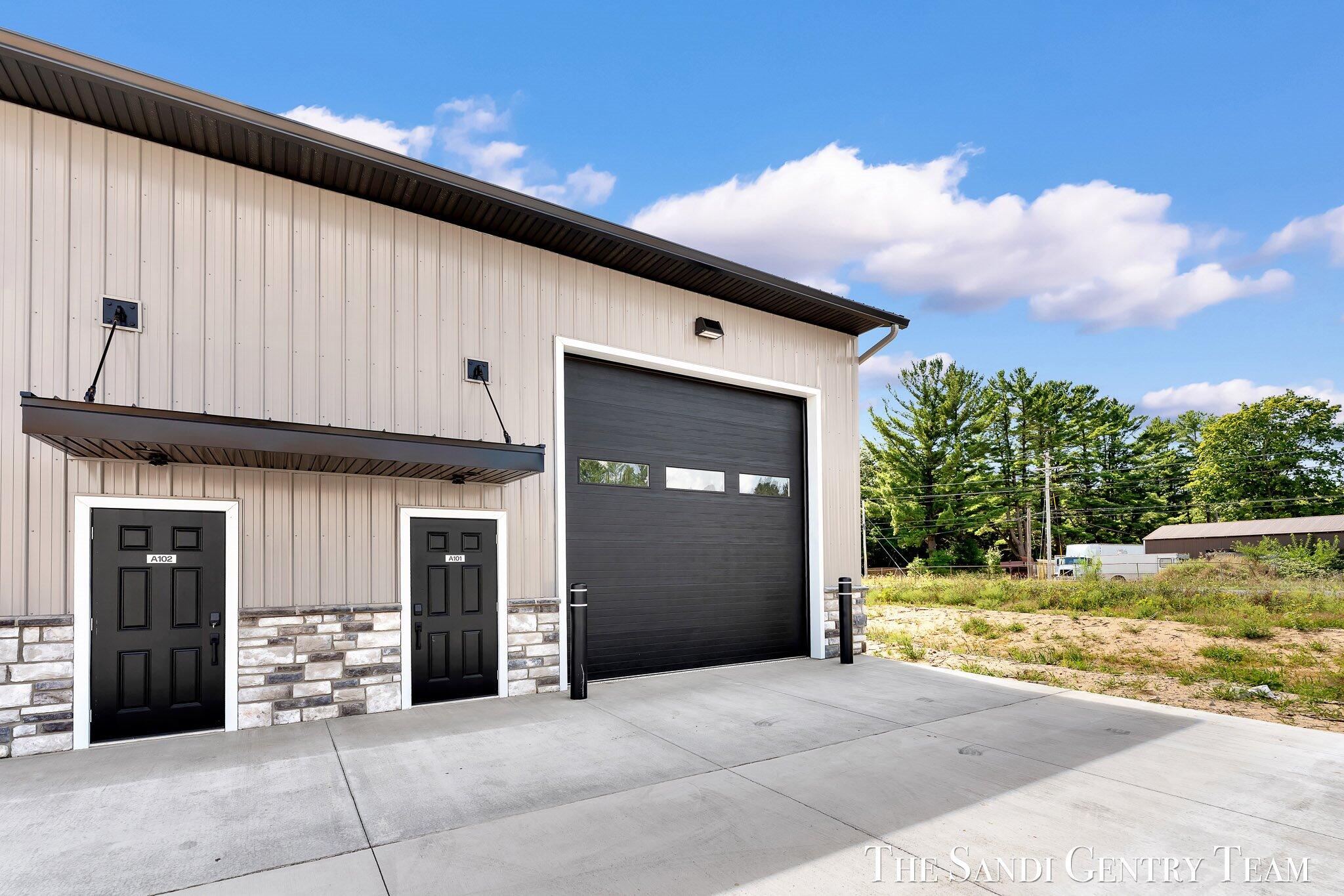 2695 Hein Road, Unit B101 Muskegon, MI 49445 - Photo 6 of 17 03-AIV00346