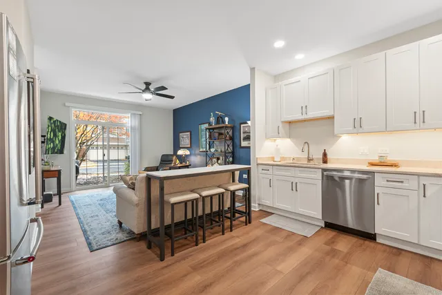 $380,000 | 631 Belmont Lane, Carol Stream, IL 60188