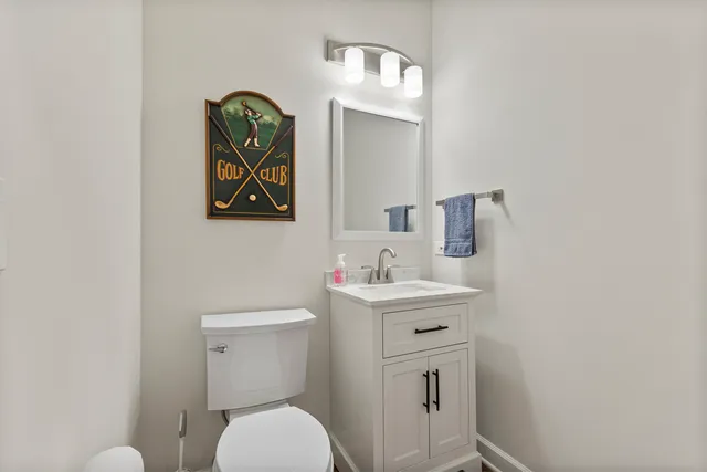 $380,000 | 631 Belmont Lane, Carol Stream, IL 60188