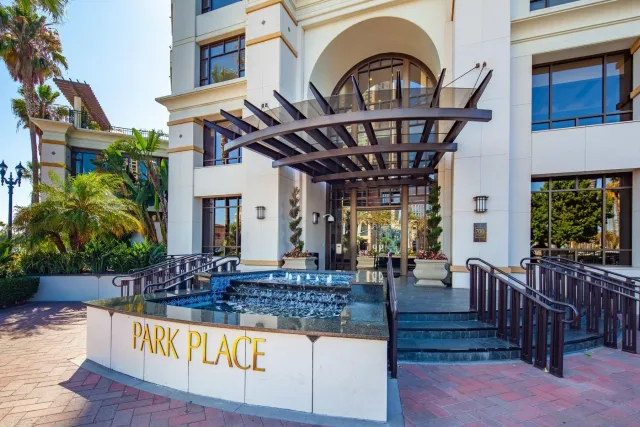 $5,750 | 700 West Harbor Drive, Unit 2101, San Diego, CA 92101