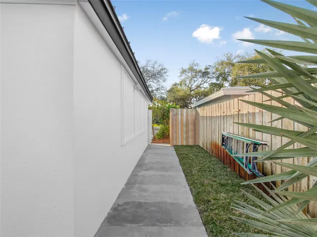 $874,900 | 1951 Northeast 28th Court, Lighthouse Point, FL 33064