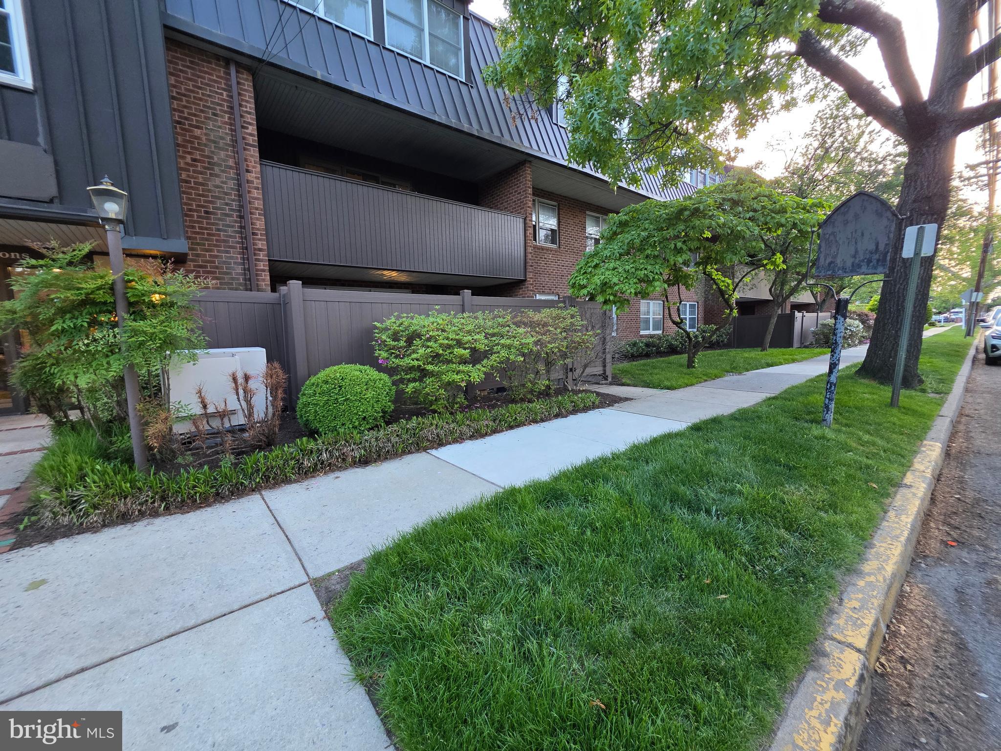 25 Haddonfield Cmns Haddonfield, NJ 08033 - Photo 2 of 6