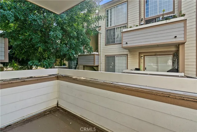 $417,000 | 11150 Glenoaks Boulevard, Unit 70, Pacoima, CA 91331
