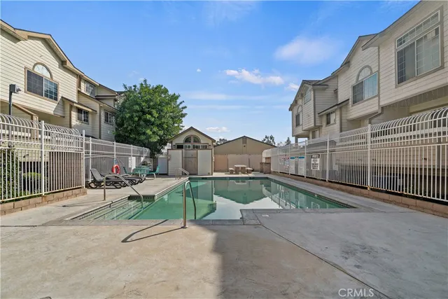 $417,000 | 11150 Glenoaks Boulevard, Unit 70, Pacoima, CA 91331