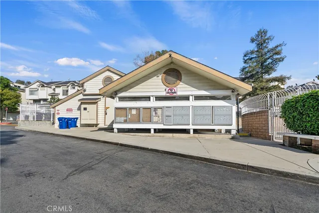 $417,000 | 11150 Glenoaks Boulevard, Unit 70, Pacoima, CA 91331