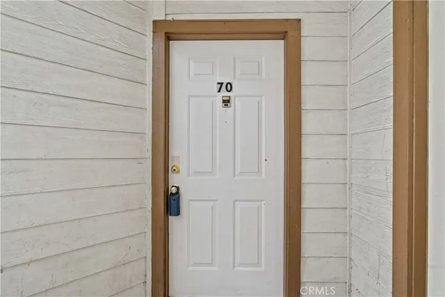 $417,000 | 11150 Glenoaks Boulevard, Unit 70, Pacoima, CA 91331