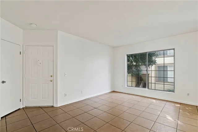 $417,000 | 11150 Glenoaks Boulevard, Unit 70, Pacoima, CA 91331