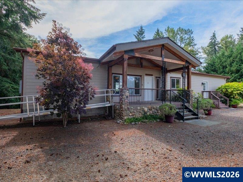 33842 Brewster Road Lebanon, OR 97355 - Photo 3 of 38