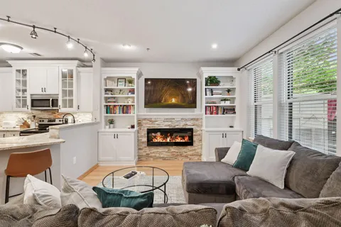 $385,000 | 645 North 1st Street, Unit 109, Minneapolis, MN 55401