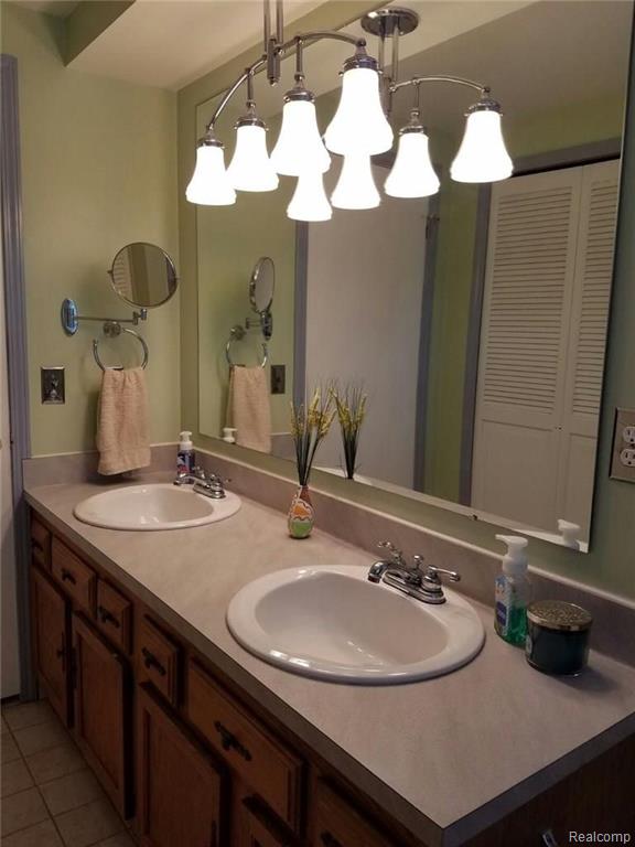 2833 Sandhurst Rochester Hills, MI 48307 - Photo 33 of 61