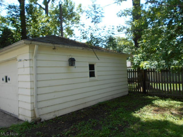 2530 Milton Road Cleveland, OH 44118 - Photo 4 of 18 Gallery Image 4