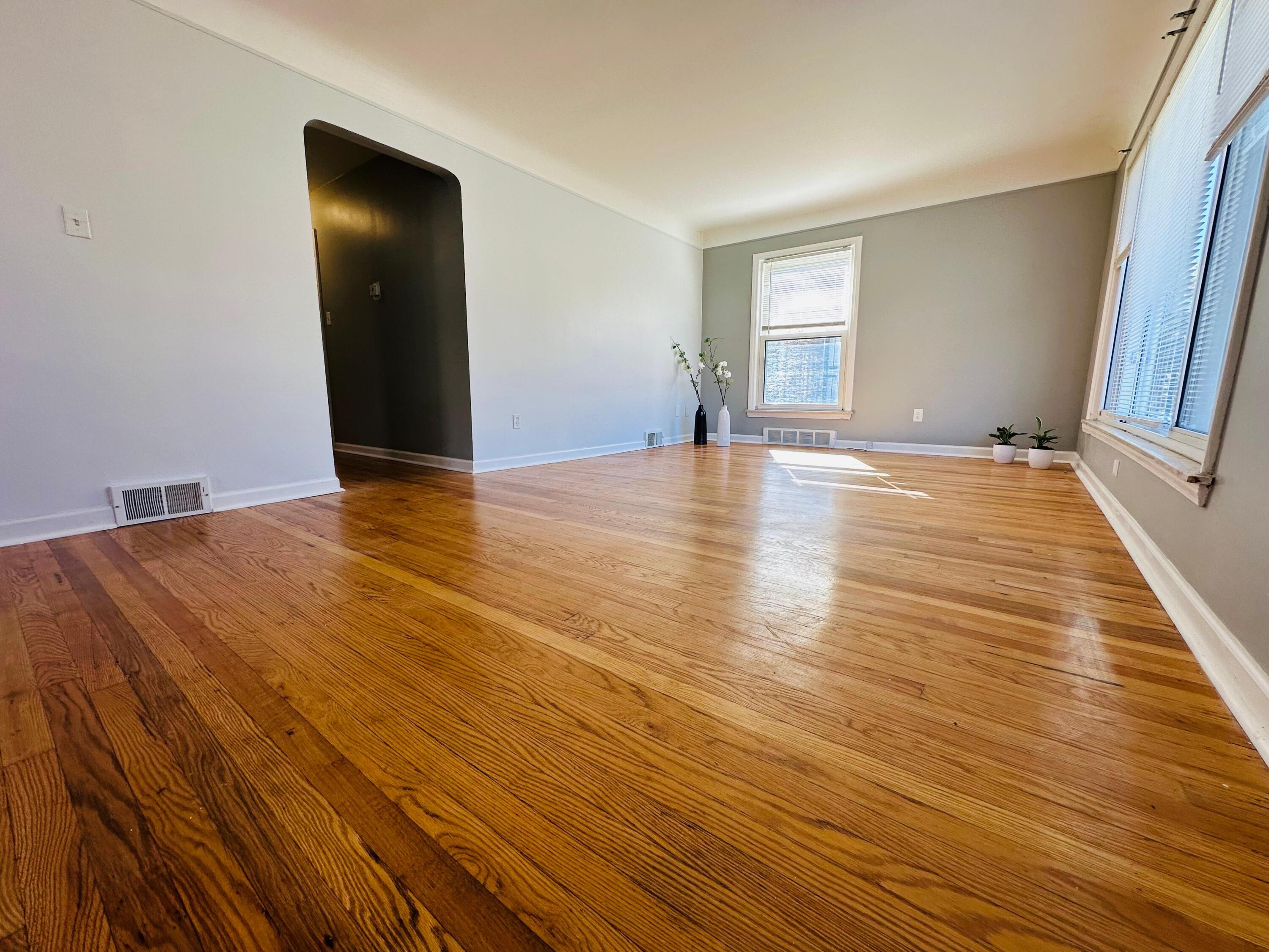 18522 Annchester Road Detroit, MI 48219 - Photo 6 of 18 4e472532-552d-42a7-a518-9c478a6325be