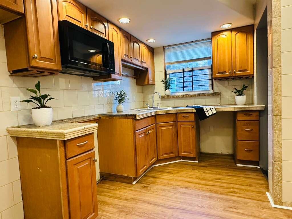 18522 Annchester Road Detroit, MI 48219 - Photo 8 of 18 WhatsApp Image 2025-10-17 at 8.30.32 AM