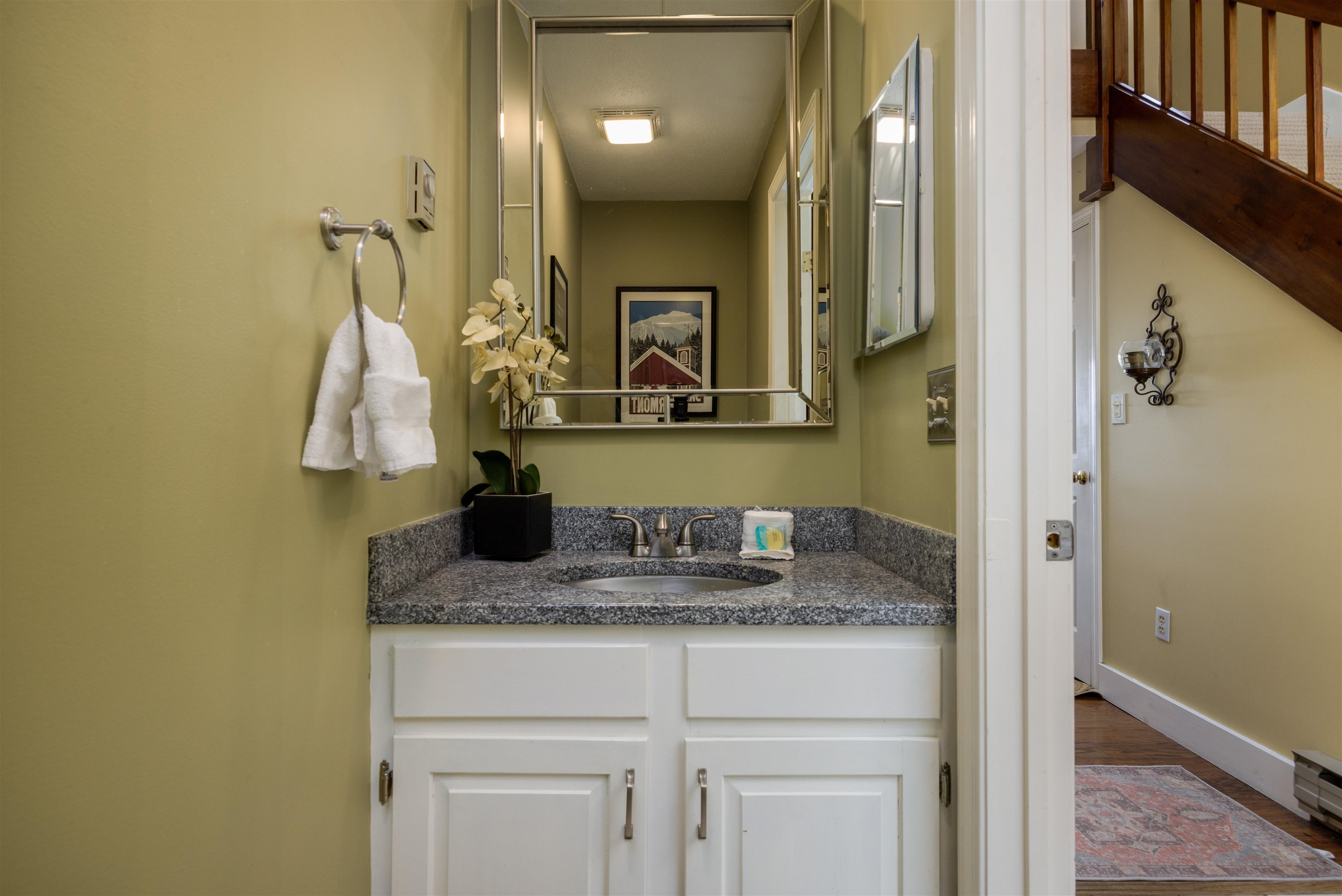 860 Murphys Road, Unit 4A Hartford, VT 05059 - Photo 12 of 34
