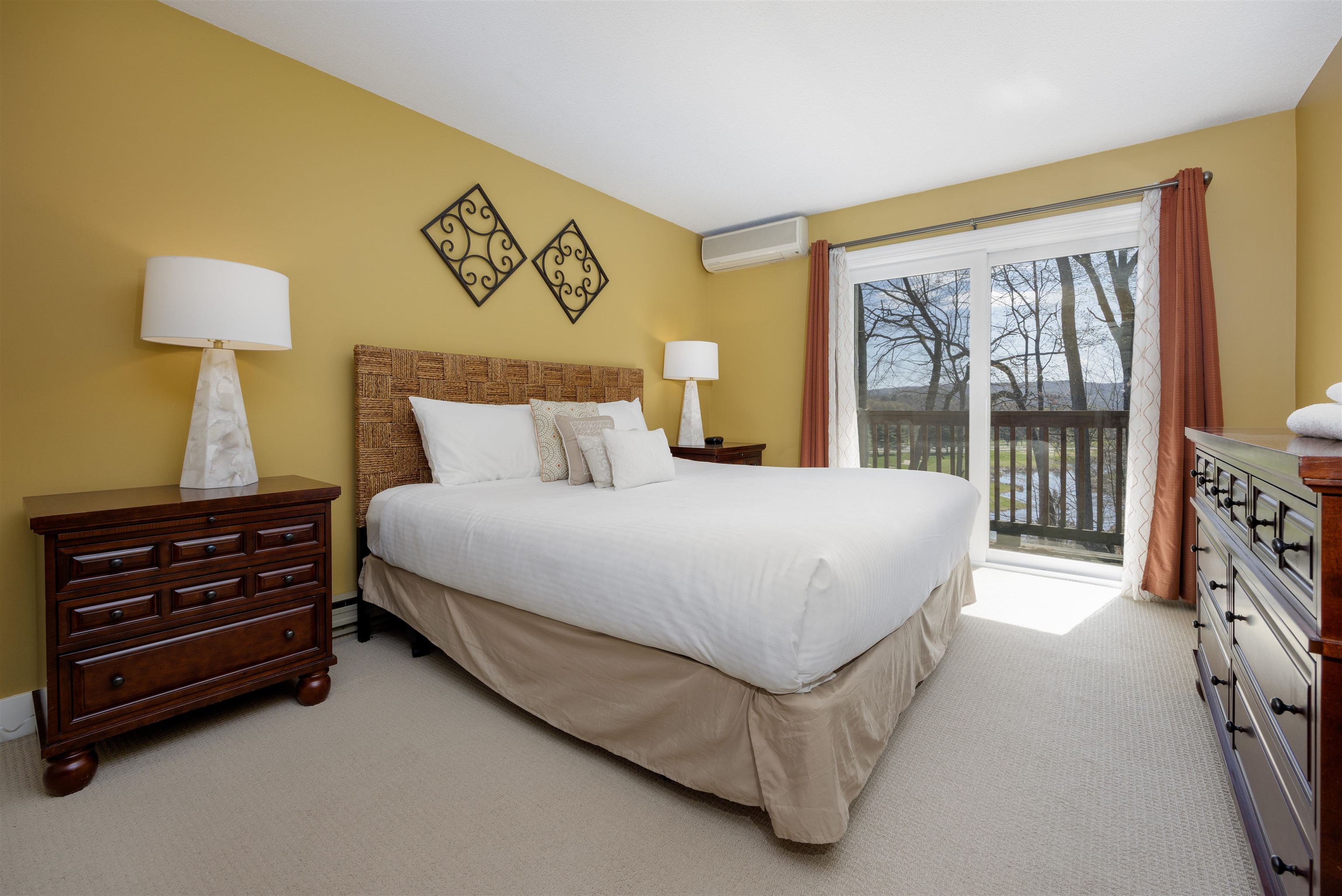 860 Murphys Road, Unit 4A Hartford, VT 05059 - Photo 14 of 34
