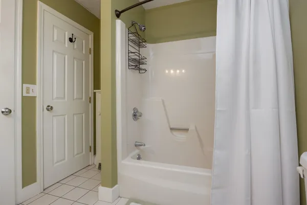$320,000 | 860 Murphys Road, Unit 4A, Hartford, VT 05059