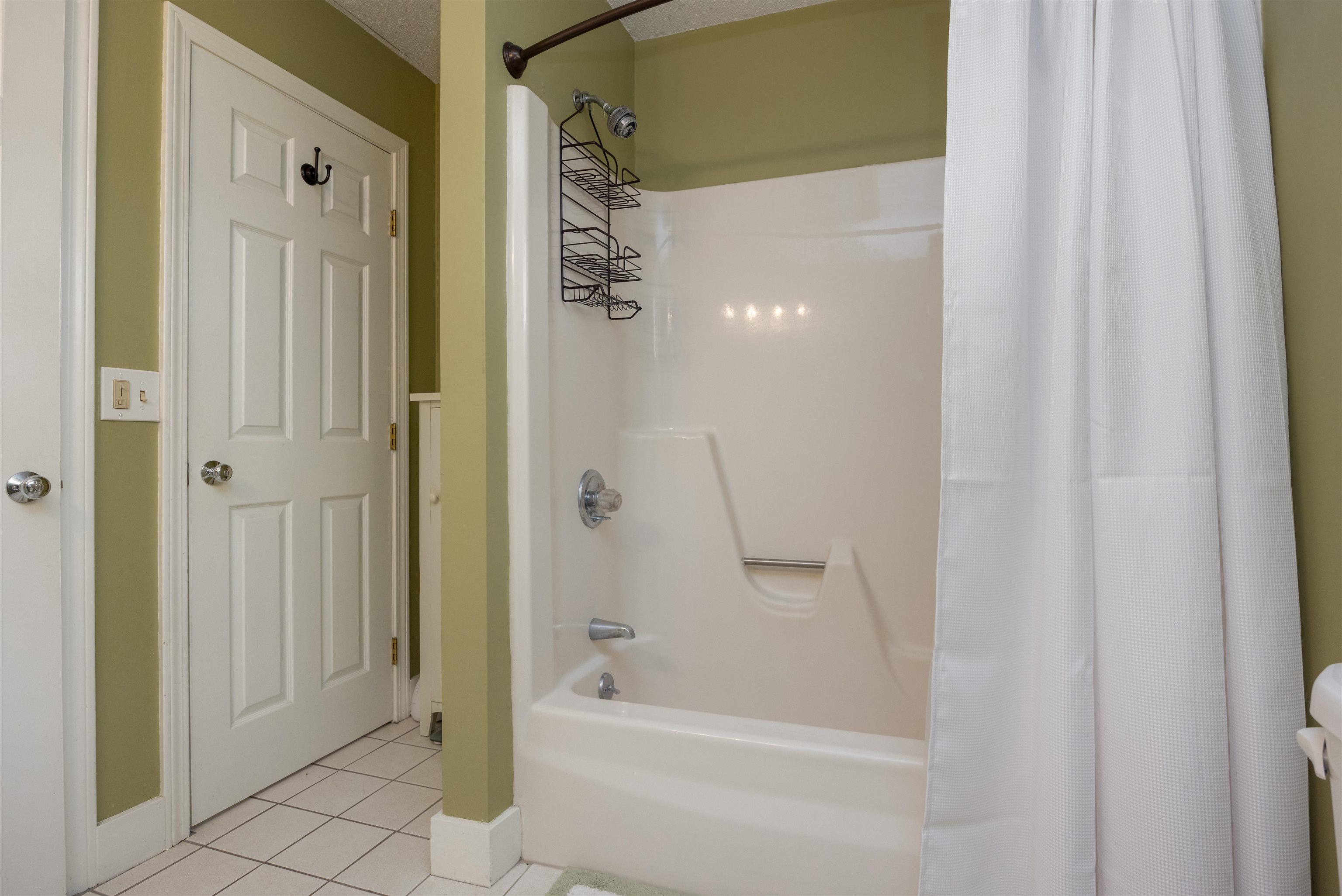 860 Murphys Road, Unit 4A Hartford, VT 05059 - Photo 21 of 34