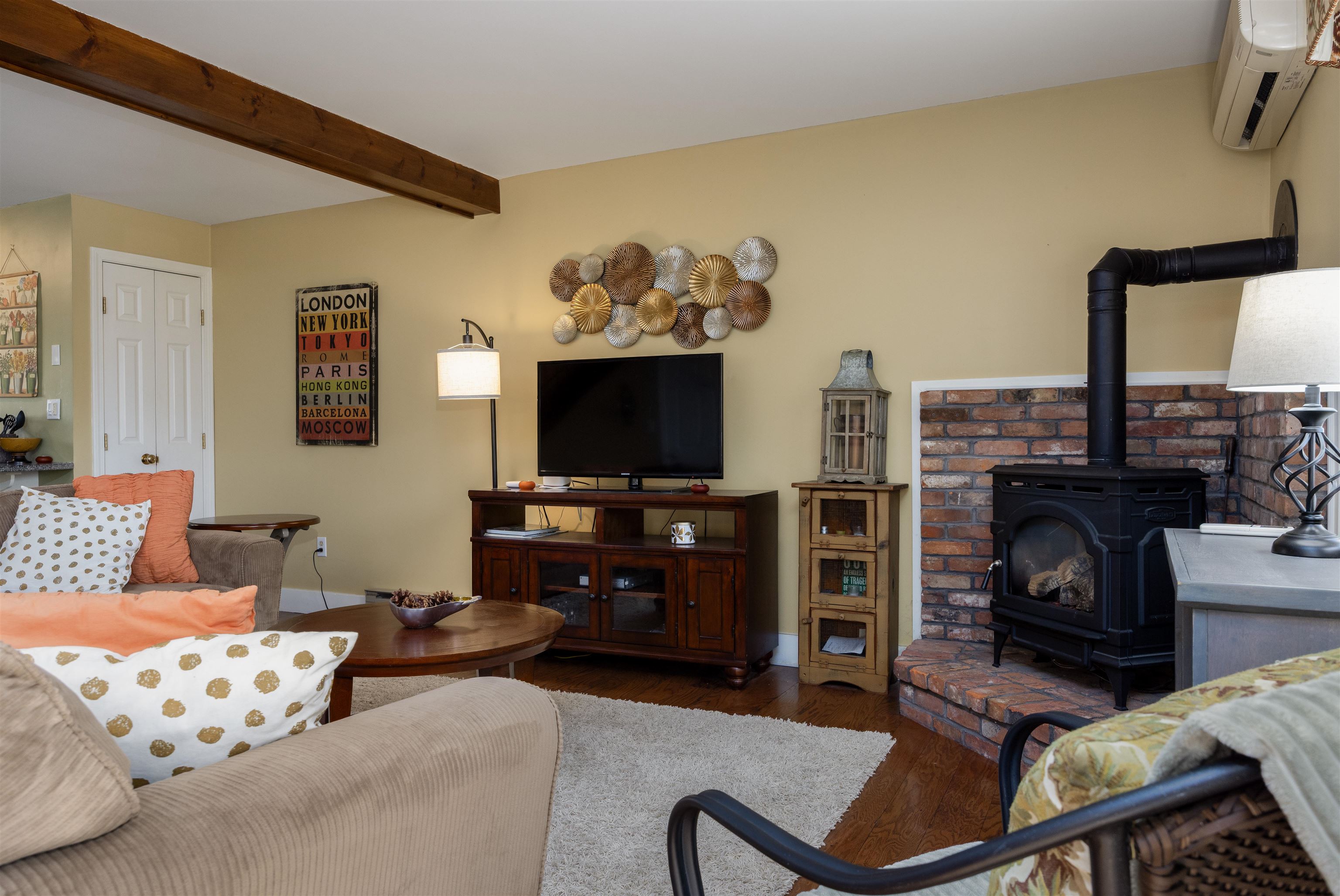 860 Murphys Road, Unit 4A Hartford, VT 05059 - Photo 4 of 34