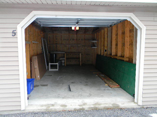 Garage Interior 1016 State Street (1)