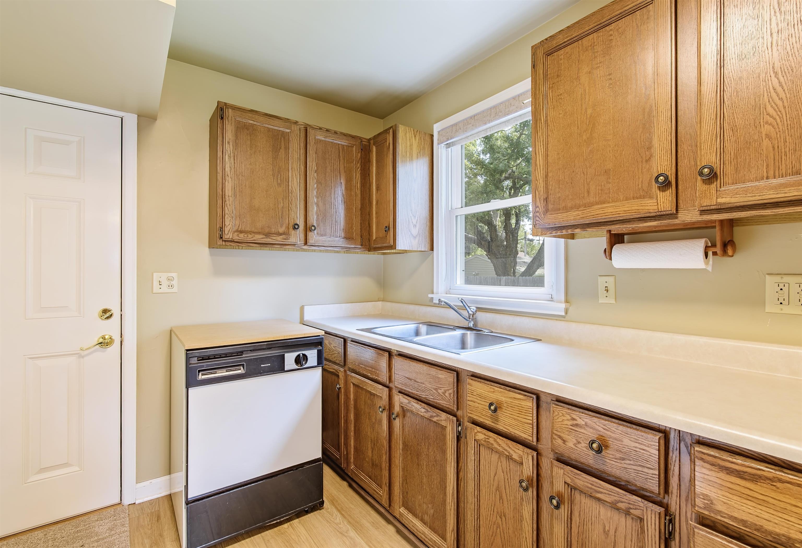 2537 Hoard Street Madison, WI 53704 - Photo 8 of 45 Gallery Image 8