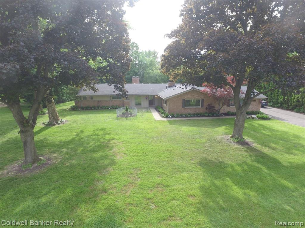 6040 Darramoor Road Bloomfield Hills, MI 48301 - Photo 12 of 47