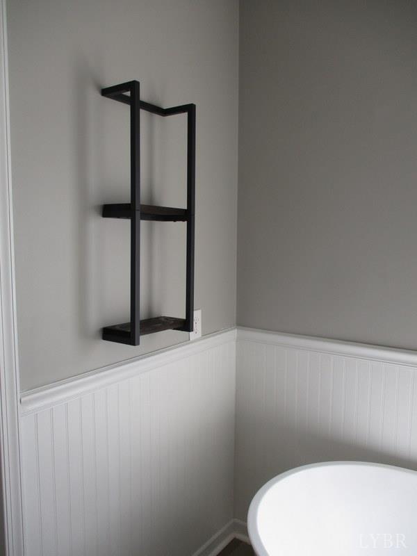 5629 Gladys Road Altavista, VA 24517 - Photo 22 of 29 a bathroom with a toilet