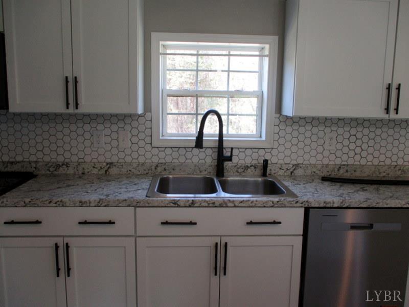 5629 Gladys Road Altavista, VA 24517 - Photo 7 of 28