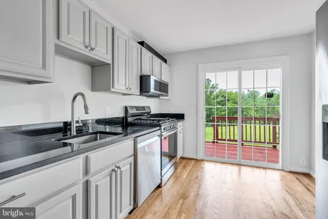 $625,000 | 9636 Westport Lane, Burke, VA 22015