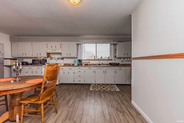 $175,000 | 134 North 1200 West, Parker City, IN 47368
