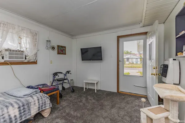 $175,000 | 134 North 1200 West, Parker City, IN 47368